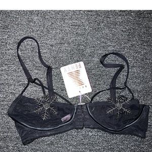 Savage X Fenty snowflake lace bra